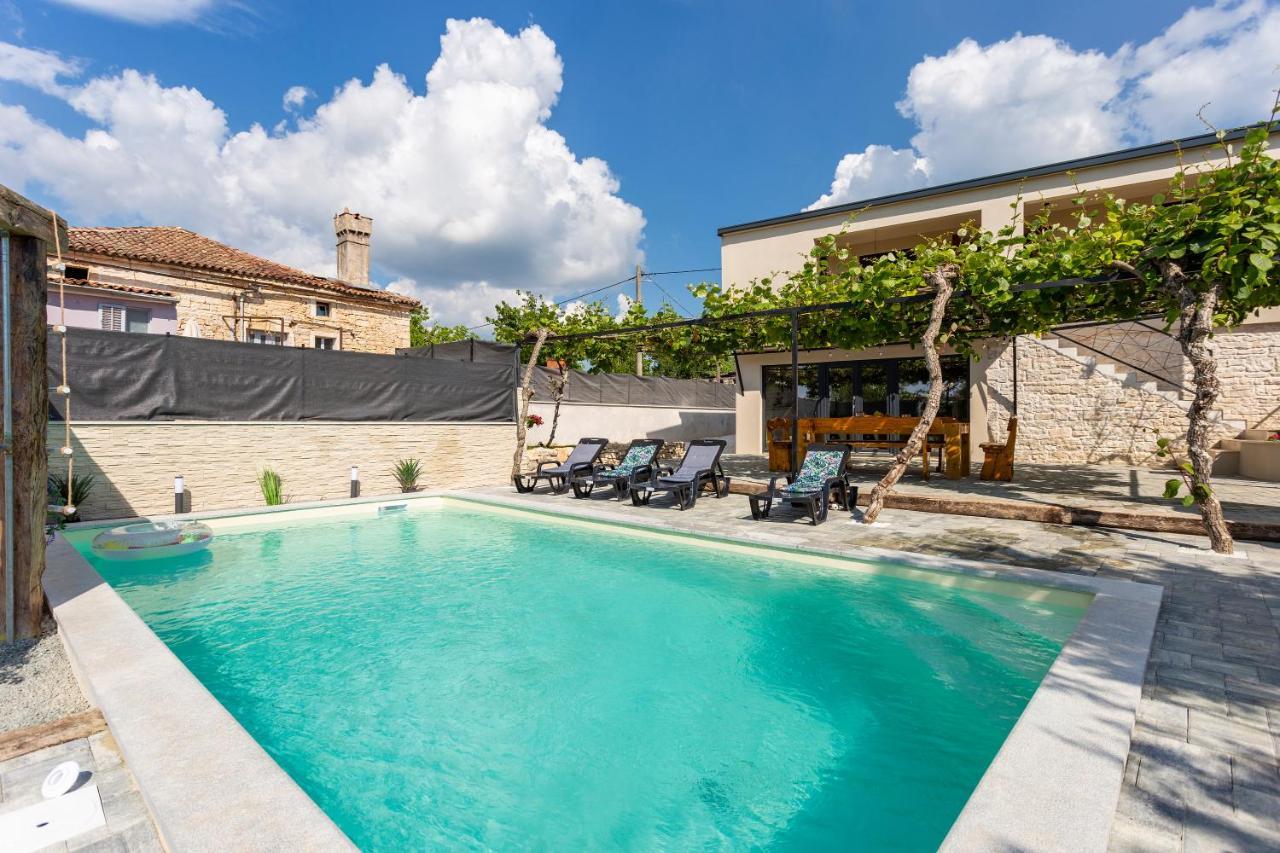 Villa House With Pool Poli Stare Nuoni à Žminj Extérieur photo